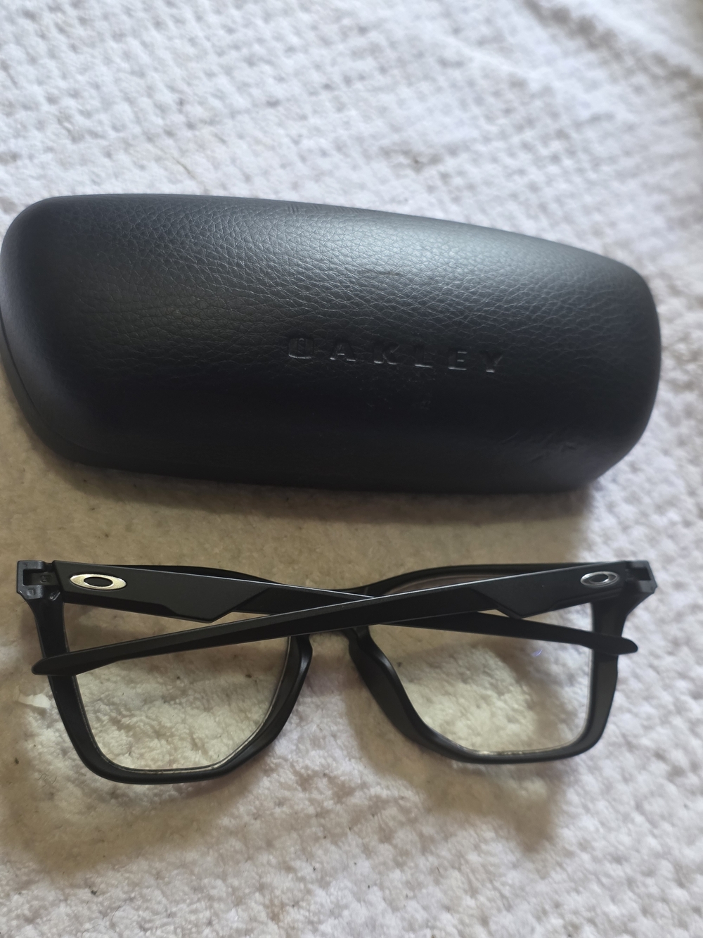 Oakley Men’s Black Rectangular Optical Glasses with Hard Case Prescription Glase